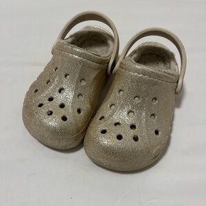 Toddler Fur Lined Crocs (GOLD)